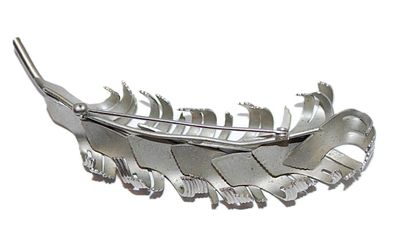 "Fluffy" Metal PALM FROND BROOCH (3¾" x 1") with Swirled & Curved Silver Colored Stem and Leaves