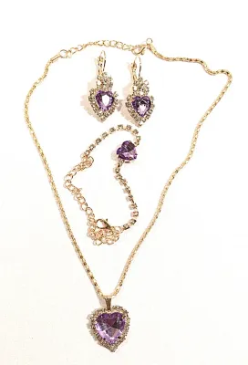 *NEW ARRIVAL* LAVENDER Colored Bejeweled HEART JEWELRY SET/NECKLACE (17" L + Clear Stones Surround+Gold Tone Interlocking Links...