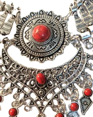 *** NEW ARRIVAL *** Showy Silver Colored RED STONE "TURQUISE STYLE" JEWELRY SET with Choker NECKLACE (12" L + Silver Tone...