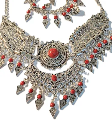 *** NEW ARRIVAL *** Showy Silver Colored RED STONE "TURQUISE STYLE" JEWELRY SET with Choker NECKLACE (12" L + Silver Tone...