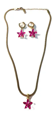 *** NEW ARRIVAL *** MAGENTA COLORED 5 PETAL FLOWER JEWELRY SET -"Marked STAINLESS STEEL"-with NECKLACE (14" L + PENDANT +...