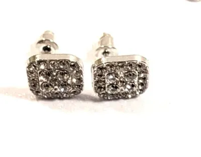 *** NEW ARRIVAL *** DELICATE Jeweled SILVER COLORED JEWELRY SET with NECKLACE (18" L, Jeweled SQUARE PENDANT, Silver Tone Small...