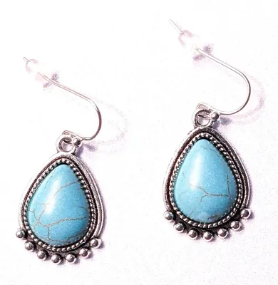 *** NEW ARRIVAL *** Showy BLUE TURQUIOSE STONES JEWELRY SET with Choker NECKLACE (14" L + Silver Tone DOUBLE Chain/Lobster Clasp)...