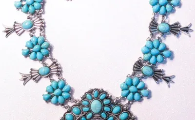 *** NEW ARRIVAL *** Showy BLUE TURQUIOSE STONES JEWELRY SET with Choker NECKLACE (14" L + Silver Tone DOUBLE Chain/Lobster Clasp)...