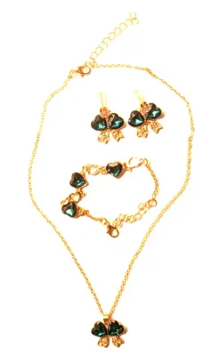 *** NEW ARRIVAL *** DOUBLE GREEN HEART STONES JEWELRY SET (NECKLACE (15" L + "Bowtie" PENDANT + Gold Tone Chain/Lobster...