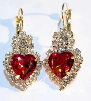 *** NEW ARRIVAL *** RED Bejeweled HEART STONE JEWELRY SET with NECKLACE (17" L + Clear Stones Surround + Gold Tone Chain/Lobster...