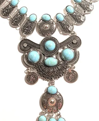 *** NEW ARRIVAL *** Beautiful TURQUISE-Style Stones JEWELRY SET with Choker NECKLACE (12" L + Silver Colored Metal Accents +...