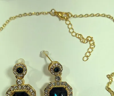 Beautiful GREEN Rectangle Beveled Stone JEWELRY SET with NECKLACE (20" L + Encased in GOLD Tone Setting + Jeweled...