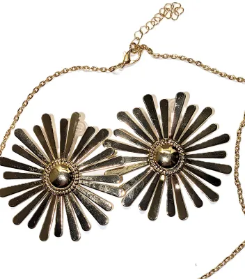 Large Gold Colored Rounded Spiked STAR JEWELRY SET with NECKLACE (18" L+ Lobster Clasp) and MATCHING EARRINGS with Stud Post Clasp
