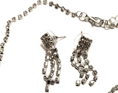Bejeweled "V" Style CHOKER JEWELRY SET with NECKLACE (Silver Tone + 12" L + Lobster Clasp) and Matching Jeweled Dangle...