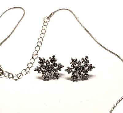 Six Pointed Bejeweled STAR JEWELRY SET with NECKLACE (Silver Tone + 20" L +Rope Chain + Lobster Clasp) and Matching Jeweled Star...