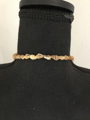 Beautiful Hawaiian vintage cowrie shell necklace