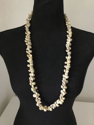Vintage Hawaiian speckled shell statement, necklace