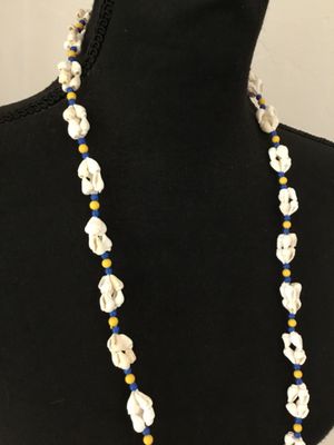 Vintage seashell lei 80s Luau necklace with lemon and royal blue beads
