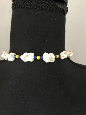 Vintage seashell lei 80s Luau necklace with lemon and royal blue beads