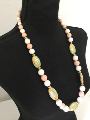 Vintage 1980s pastel green and pink and white bead statement necklace