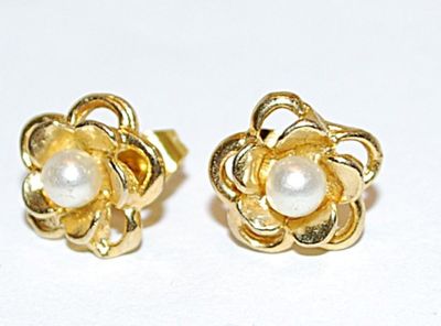 Delicate Gold Colored Single Center Faux PEARL EARRINGS Set with Looped Flower Surround and Stud Post Clasp