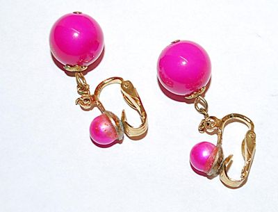 PINK GLOBES Dangle EARRING Set with Gold Tone SNAP Clasp