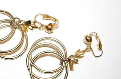 Triple Gold Tone Colored RINGS EARRING Set with SNAP Clasp