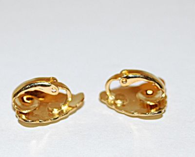 Gold Colored Scalloped Edge TRIANGLE EARRINGS Set with SNAP Clasp