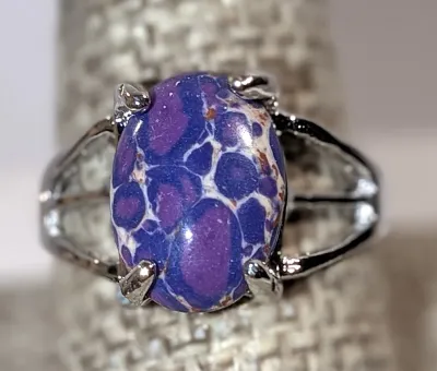 **NEW ARRIVAL** Size 10½ PURPLE & BLUE and More "Mottled" Oval Cabochon 4-Prong Stone RING with a 3-Line Band in a Silver...