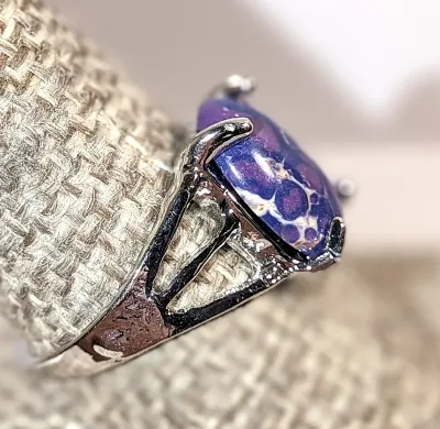 **NEW ARRIVAL** Size 10½ PURPLE & BLUE and More "Mottled" Oval Cabochon 4-Prong Stone RING with a 3-Line Band in a Silver...