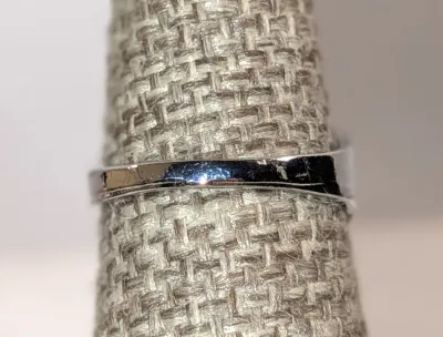 **NEW ARRIVAL** Size 7½ GREEN & BROWN "Mottled" Oval Cabochon 4-Prong Stone RING with a "Square in a Circle" Band...