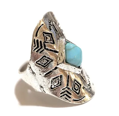 **NEW ARRIVAL** Size 5½ BLUE "Crackled" TURQUISE Tilted Square STONE Metal RING on a Silver Tone Band (4.8g)