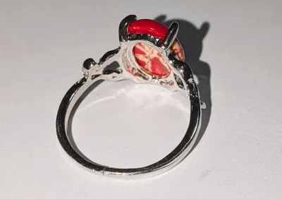 **NEW ARRIVAL** Size 9 RED & BEIGE "Speckled" Oval Cabochon 4-Prong Stone RING with Up/Down Band "KNOBS" on a...