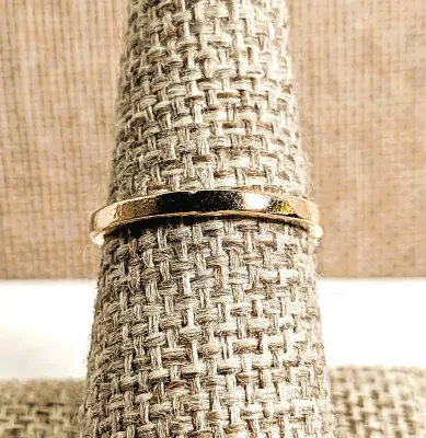 **New Arrival** Size 7¼ Half Infinity Style RING with PURPLE Rectangle Stones Row on a Gold Tone Setting & Band (1.8g)