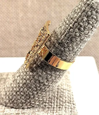 **NEW ARRIVAL** Size 7½ Lightweight Gold Colored "GRILL" RING with ADJUSTABLE SPLIT Gold Tone Band (2.2g)