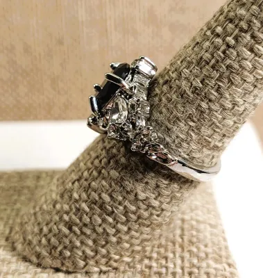**New Arrival** Size 7¼ VERY DEEP PURPLE Colored Oval Beveled Stone RING with Clear Stones Side Accents on a Silver Tone Setting &...