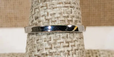 **New Arrival** Size 8½ "V" Shaped RING with Enameled Blue/Green Sides & Accent Stones on a Silver Tone Setting & Band...