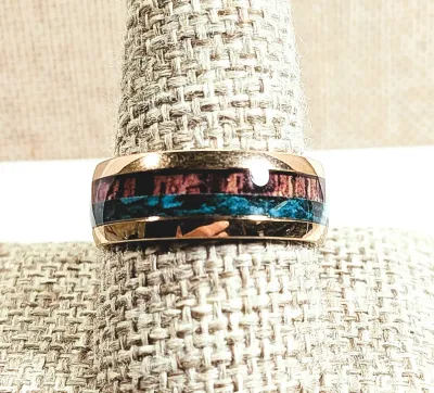 **New Arrival** Size 10¼ Infinity Style Brown& Green Enamel RING with Graphic Design on a Gold Tone Setting and Band (4.9g)