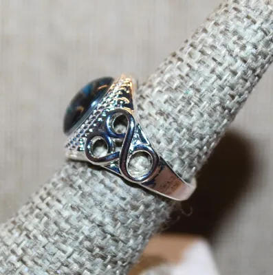 **NEW ARRIVAL** Size 8 "OCEAN TURTLES WINDOW" RING with Side Loops & Swirls Accents and Ribbed Surround on a Silver Tone...