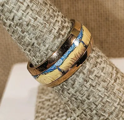 **New Arrival** Size 7½ Infinity Style "YELLOW FIELD & BLUE SKY" Enamel RING on a ROSE GOLD Tone Setting & Band (4.9g)