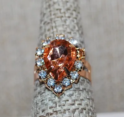 **NEW ARRIVAL** Size 7-7½ Champagne Colored PEAR STONE RING with Full Clear Stones Surround on a Rose Gold SPLIT BAND (2.4g)