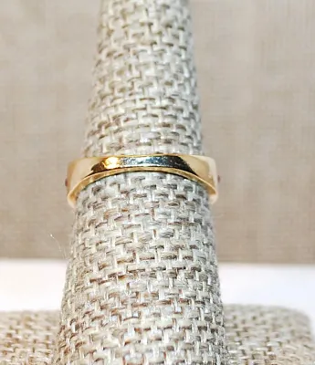 Size 7 RED ½ Infinity-Style RING with Row of Tiny Red Stones on a Gold Tone Band & Setting (2.9g)