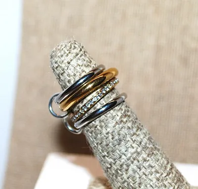 Size 5 Interesting & Fun INTERLOCKING CIRCLE 4 RINGS SET with Both Gold & Silver Tone and Stone Accents (6.8g)