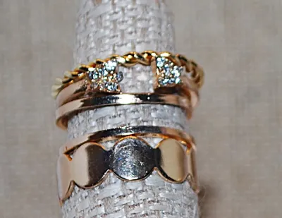 Size 8 Collection of 8 Assorted DELICATE RINGS with Hearts, Stones & Snake with Gold Tone Bands (11.0g)