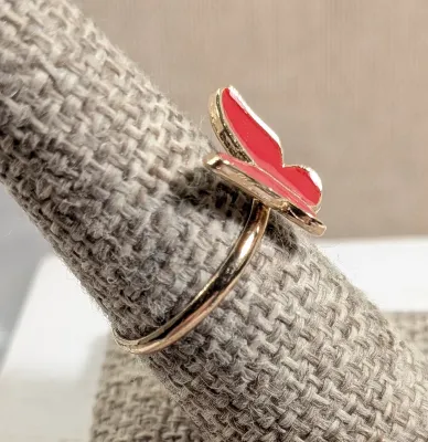 Size 8 BRIGHT RED BUTTERFLY RING with a Gold Tone Setting + SPLIT BAND (1.5g)