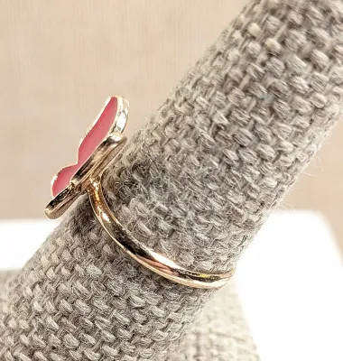 Size 8 BRIGHT RED BUTTERFLY RING with a Gold Tone Setting + SPLIT BAND (1.5g)