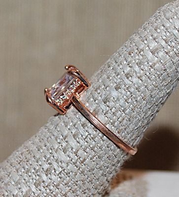 Size 9 Marked .925 - Clear Beveled Rectangle Shaped Stone RING with a 4-Prong ROSE GOLD Nest & Band and Silver Setting (3.9g)