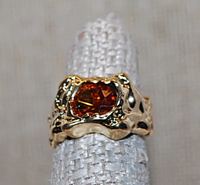 Size 6½ ORANGE AMBER Colored MAIN STONE RING on a "Molten Lava Style" Gold Tone SPLIT BAND Setting (4.8g)