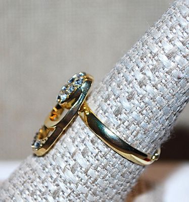 Size 8½ Double Long Loops RING with Clear Stones Accents with a SPLIT BAND and Gold Tone Setting (3.0g)