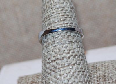 Size 7½ Beautiful Bejeweled Silver Tone Overlapping Band RING (3.0g)