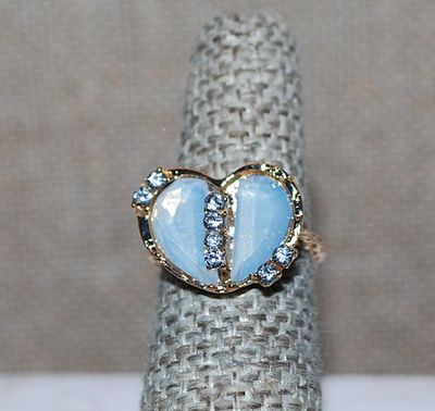 Size 5½ Split Baby Blue HEART Stone RING with Vertical & Surround Clear Stones Accents on a Gold Tone Swirled OPEN-END Band (3.9g)
