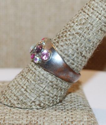 Size 9 Iridescent Beveled & Cupped Stones RING on a Blemished Copper/Silver Tone Band (4.6g)