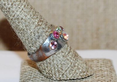 Size 9 Iridescent Beveled & Cupped Stones RING on a Blemished Copper/Silver Tone Band (4.6g)