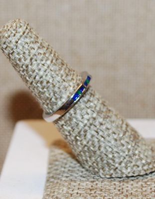 Size 6½ Marked .925 Thin 4 Panel Blue & Green Sections Ring on a Silver Band (2.1g)